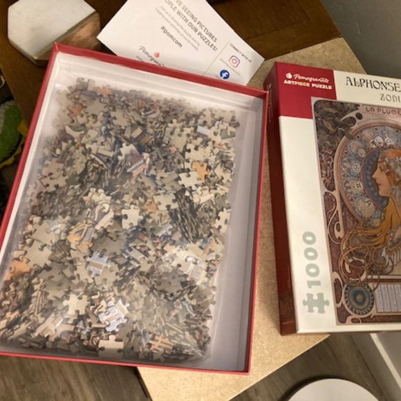 2000 Piece Puzzle - New still in packing, never used - Picture 2 of 3